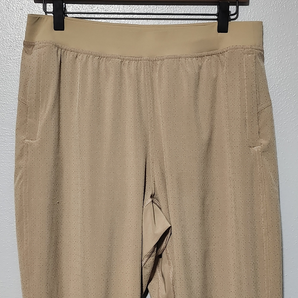 LULULEMON Adapted State Perforated High Rise Jogger Womens Size 10 Beige Oak - Picture 4 of 13